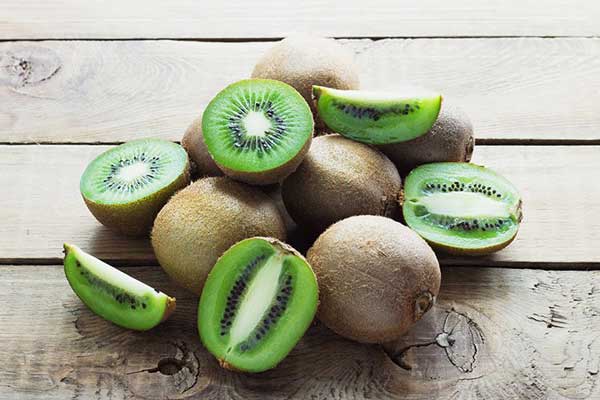 How Do You Prepare Kiwi for Turtles